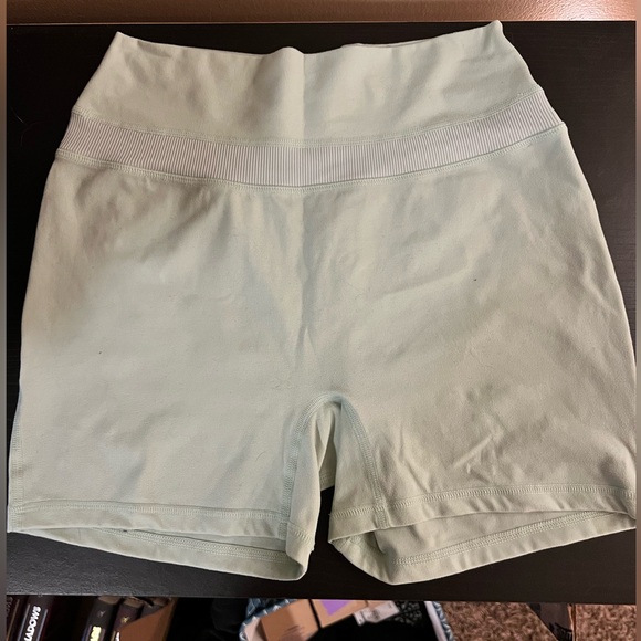 Alphalete Harmony Alphalux Shorts - Picture 2 of 3